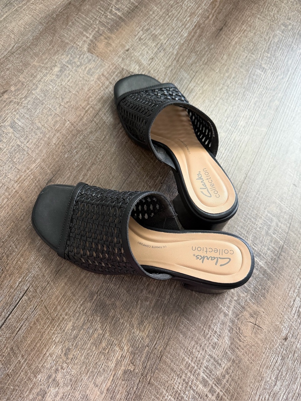 Clark’s Women's Black Woven Slide Sandals
